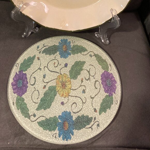 TEMPTATIONS-SPRING BLOOMS 10" FLUTED PIE/BAKING DISH & 7.5" GLASS TRIVET-VGUC - Picture 3 of 14